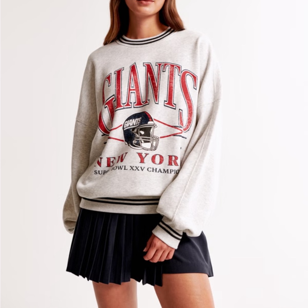 Abercrombie & Fitch Gray New York Giants Graphic Sweatshirt with Red Accents